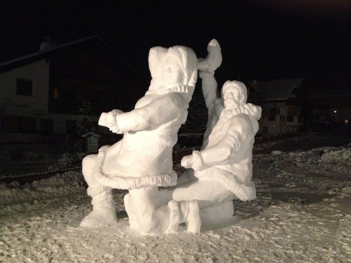 Sister Sun and Brother Moon - Team Canada (photo credit: Donald C. Watt/snowcarver.ca)