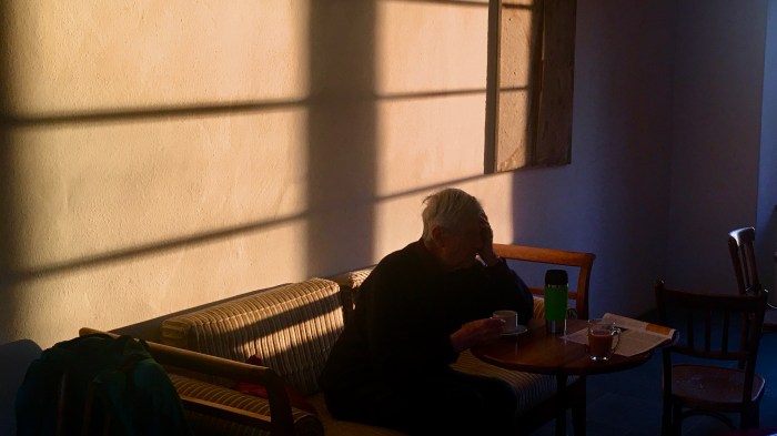 E1E88844-2811-42DC-BE30-B6D79BF24E93_1_201_a